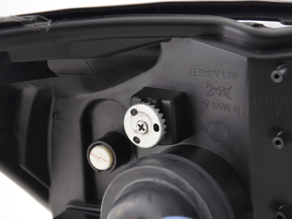 Scheinwerfer Set Daylight LED TFL-Optik Ford Focus 3/4/5-trg.  01-04 chrom für Rechtslenker – Bild 7