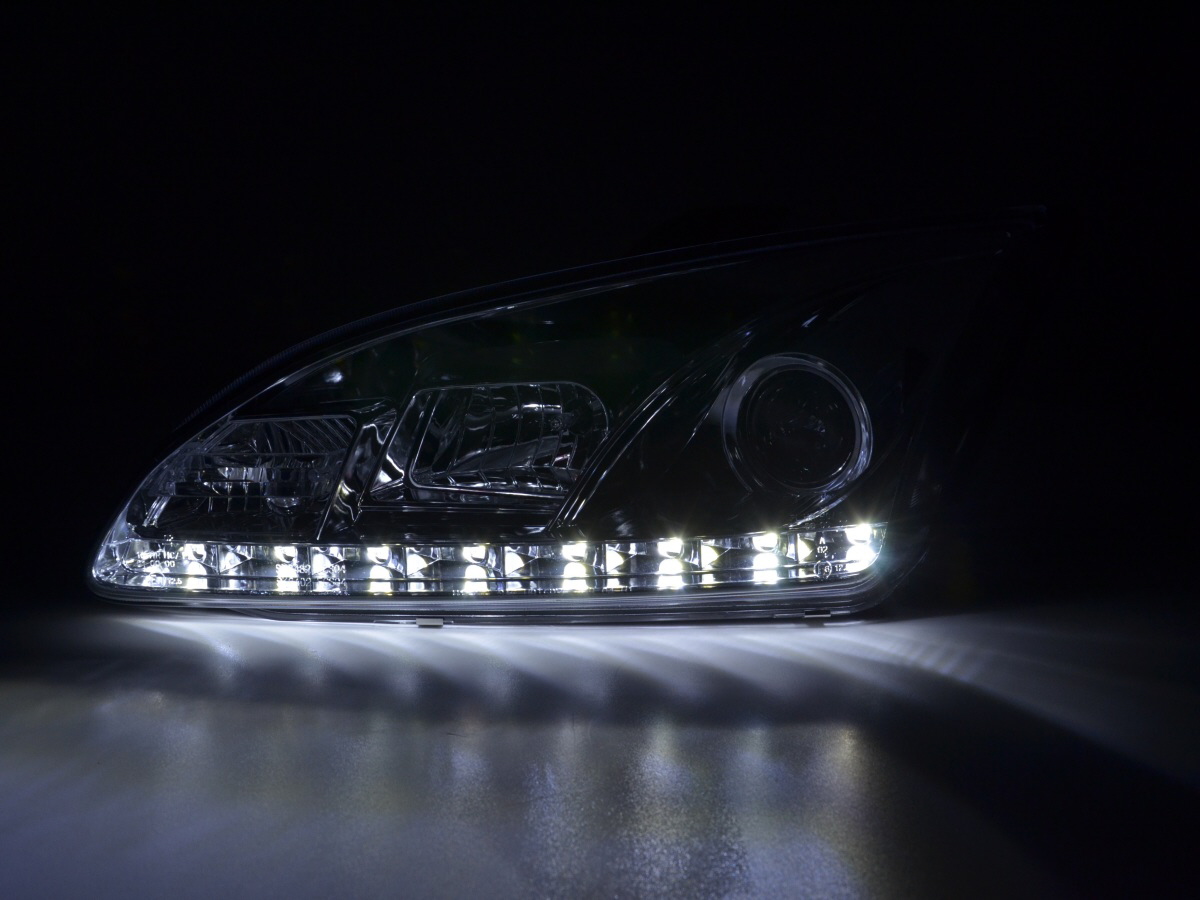 Scheinwerfer Set Daylight LED TFL-Optik Ford Focus 4/5-trg.  05-08 chrom für Rechtslenker – Bild 2