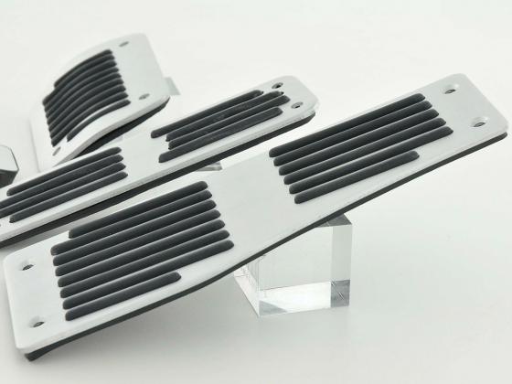 FK Alupedale Pedale Set 4-teilig Mercedes Benz C-/E-/S-Klasse Pedalcover Autopedale Streifendesign – Bild 5