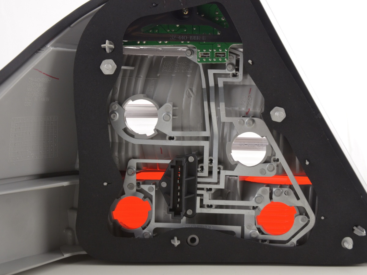 Verschleißteile Rückleuchte rechts Mercedes-Benz S-Klasse (220) 02-05 – Bild 5