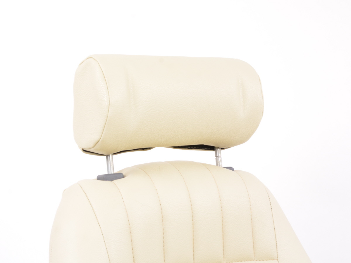 FK Oldtimersitze Auto Vollschalensitze Set Classic 2 Kunstleder beige mit Kopfstütze – Bild 3