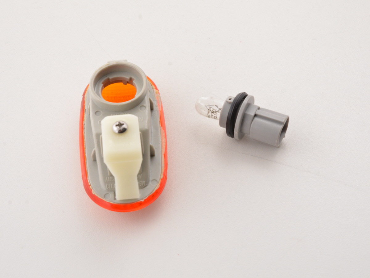 Verschleißteile Seitenblinker Mitsubishi Lancer 93 – Bild 7
