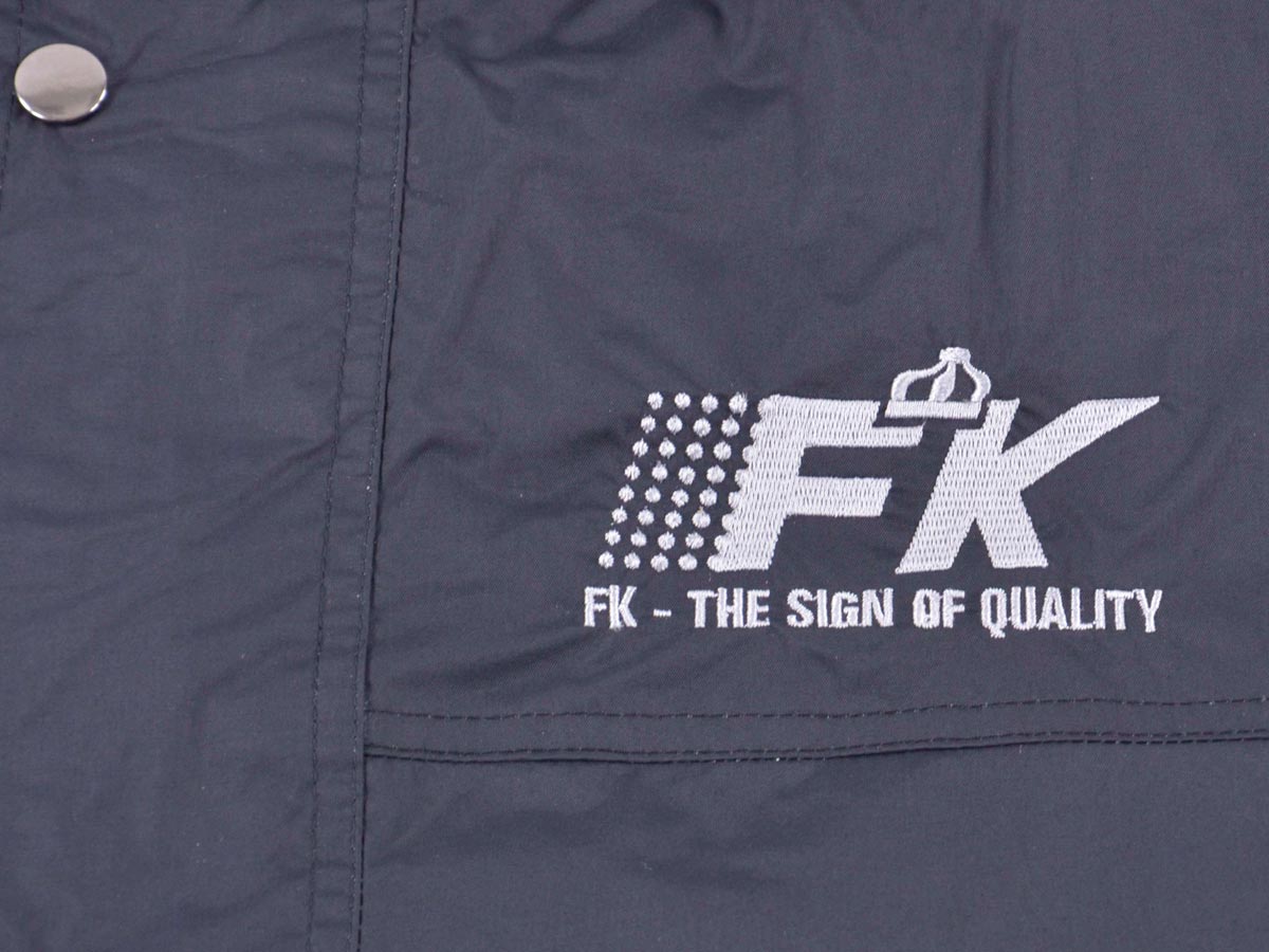 Windjacke – Größe: XL, mit herausnehmbarer Kapuze